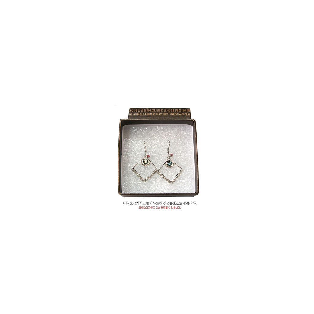 Premium Najeon Earrings Square – detail view 1 [KS-CUT:P0000ETH:f4aee2db0ea2]