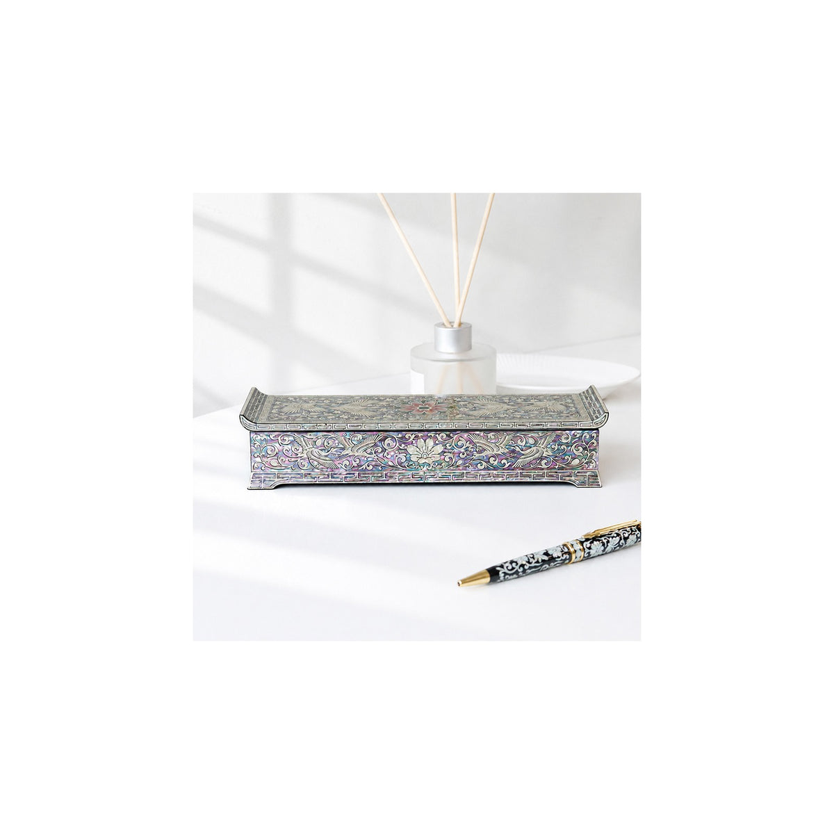 Premium Najeon Flower Arabesque Seonbi Scholar Scholar's Pen Case – detail view 1 [KS-CUT:P0000DNT:bb1b44e3eabd]