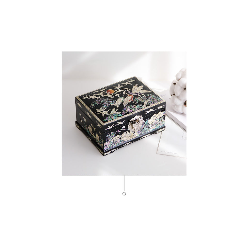 Najeonchilgi Painted Moon Pine & Crane Mother of Pearl Jewelry Box Black, 18 cm – detail view 1 [KS-CUT:P0000WWI:3312c59e2a32]