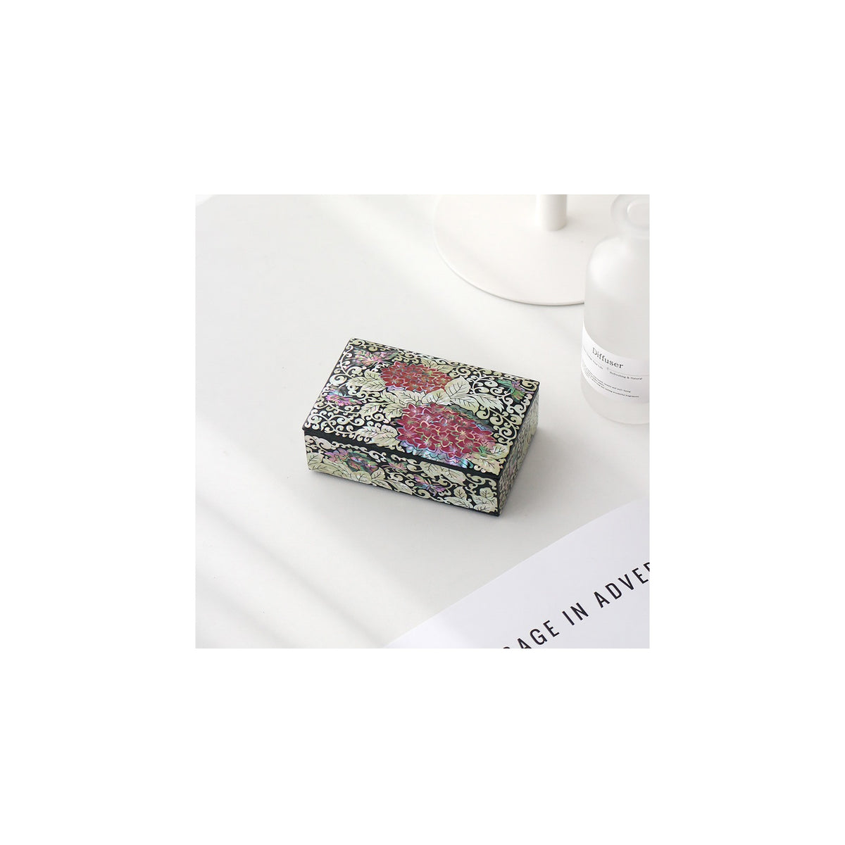 Premium Najeon Hydrangea Business Card Case (Master Artisan Jang Tae-bok) – detail view 1 [KS-CUT:P0000IIL:1eceac9485e6]