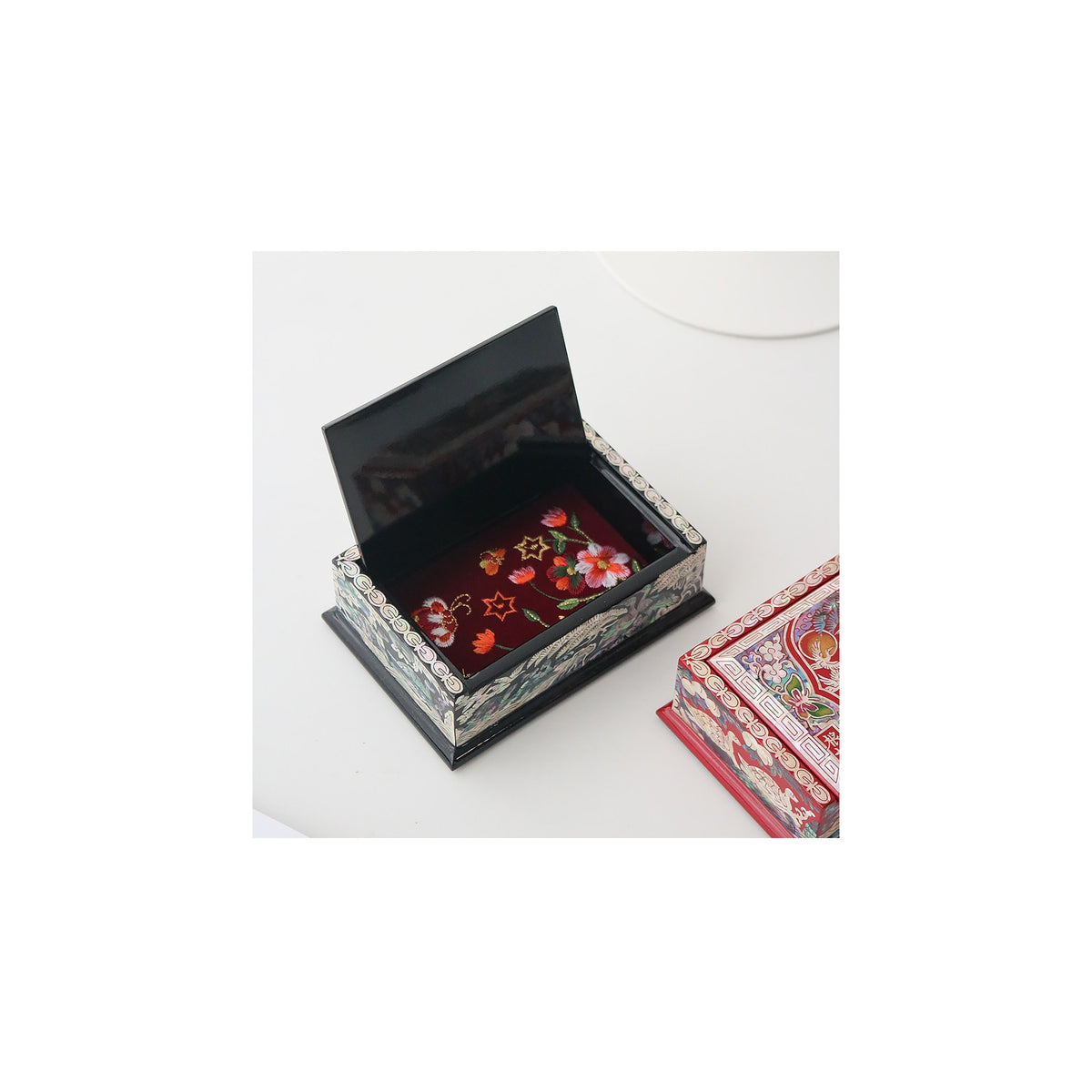 Masterpiece Najeon Auto Open Box (Master Artisan Kim Young-man) – detail view 2 [KS-CUT:P0000WIO:1be2558a81e4]