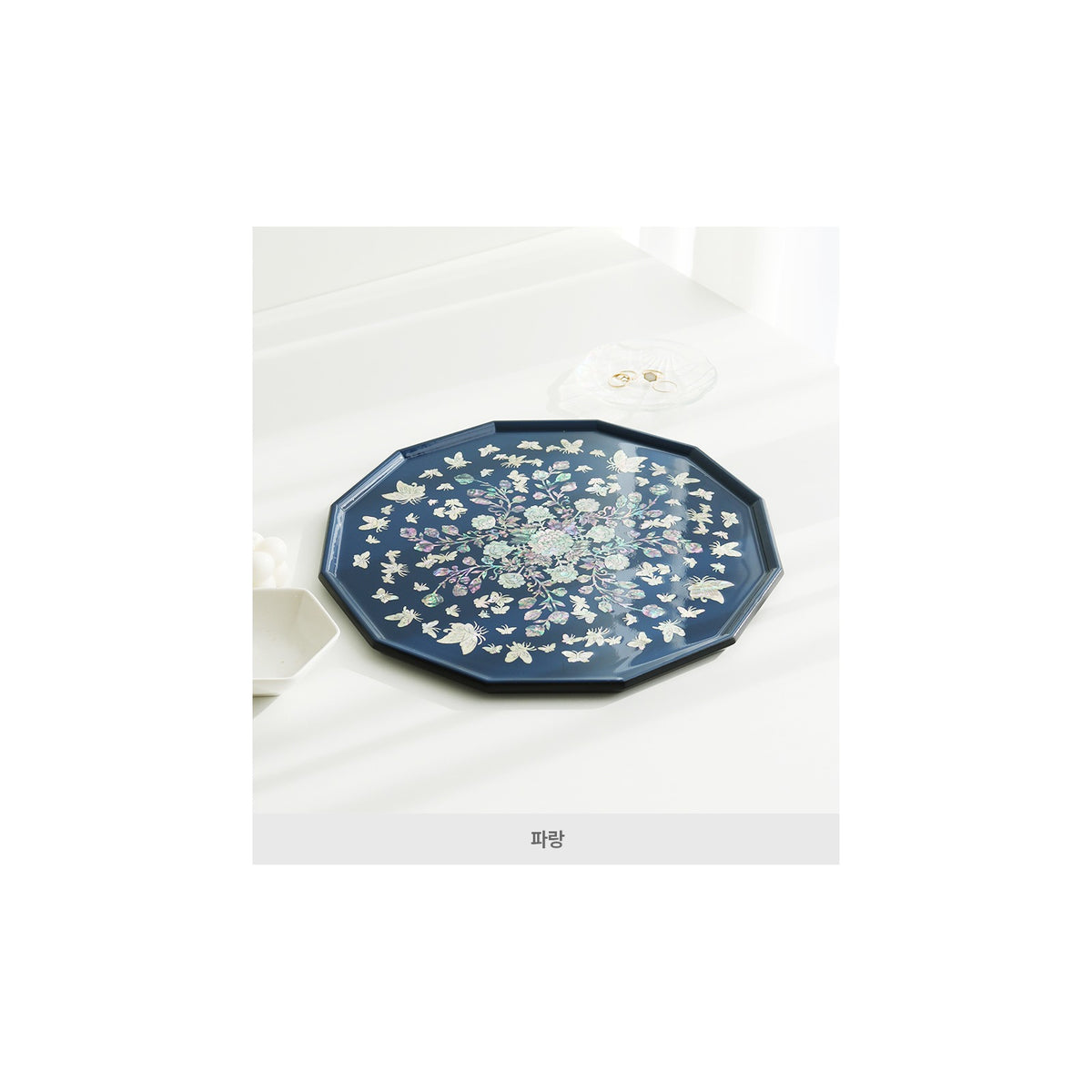 Najeonchilgi Vivid Peony Butterfly 12 Mother of Pearl Tray – detail view 2 [KS-CUT:P0000WUW:76df6e49a57c]