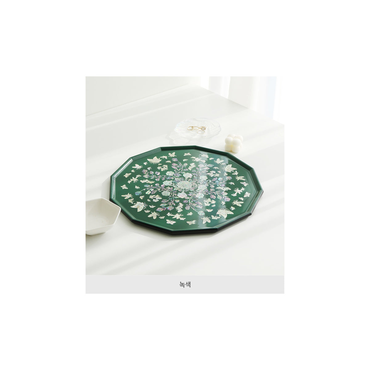 Najeonchilgi Vivid Peony Butterfly 12 Mother of Pearl Tray – detail view 3 [KS-CUT:P0000WUW:e5ee33a93fcc]
