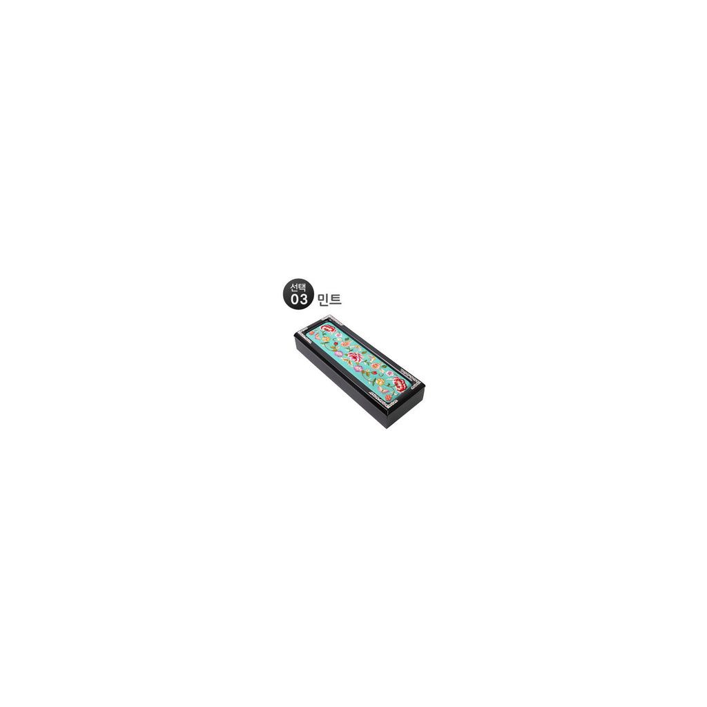 Hand Embroidered Pen Case A – detail view 4 [KS-CUT:P0000HBM:c5a5f2d07f48]