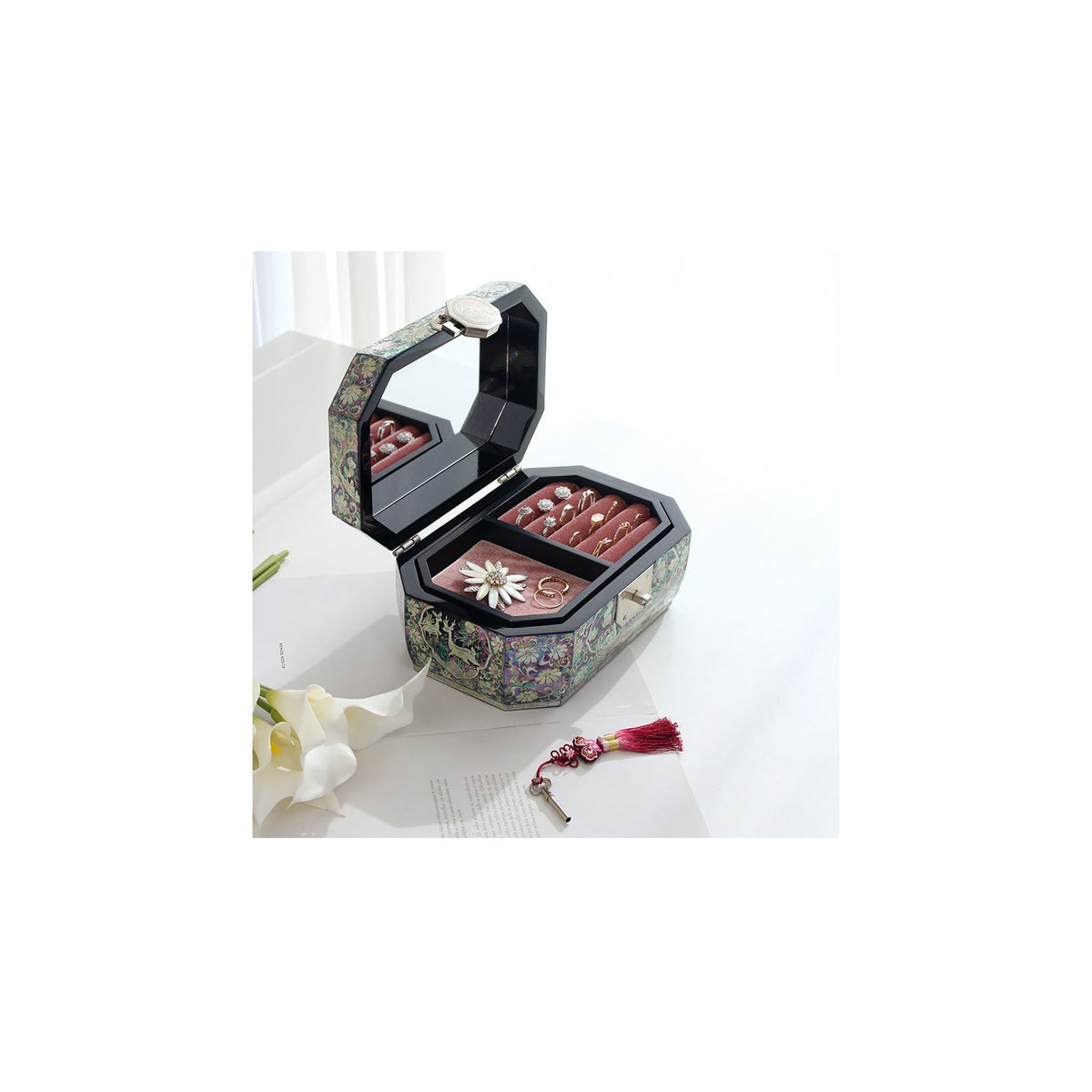 Octagonal Ten Symbols of Longevity Rounded Mother of Pearl Jewelry Box Interior Ottchil Lacquer Black Jewelry Box Yedan Wedding Gift Box, 24 cm (Master Artisan Jang Tae-bok) – detail view 4 [KS-CUT:P0000CXP:c98fe9de00d8]
