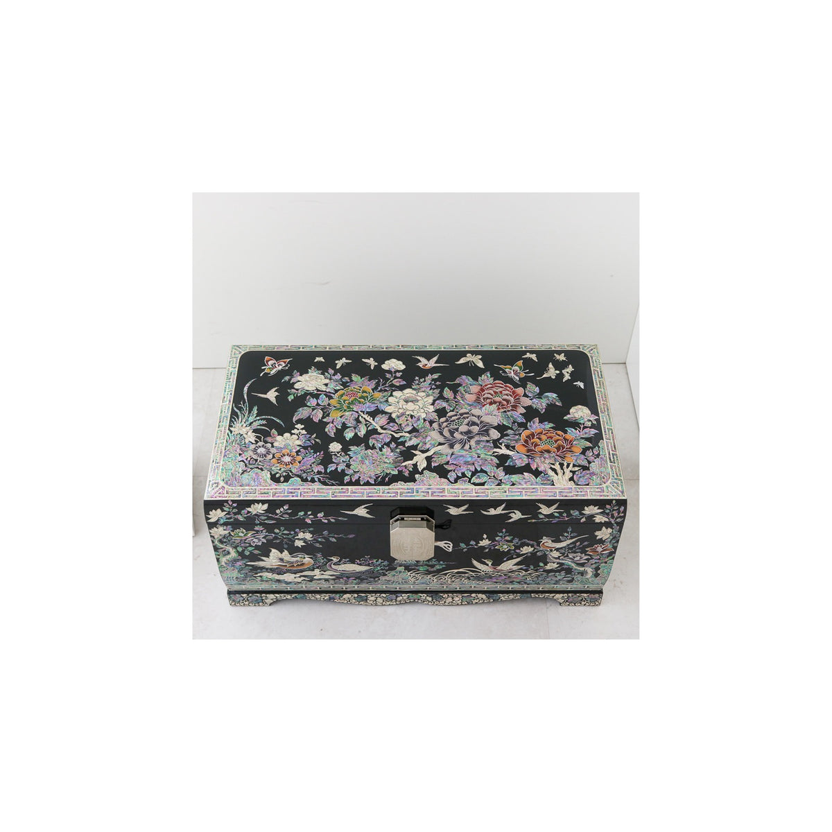Masterpiece Najeon Bridal Painted Peony of Wealth Bongchae Wedding Box (Black) – detail view 5 [KS-CUT:P0000MPC:82f9b90bb89d]