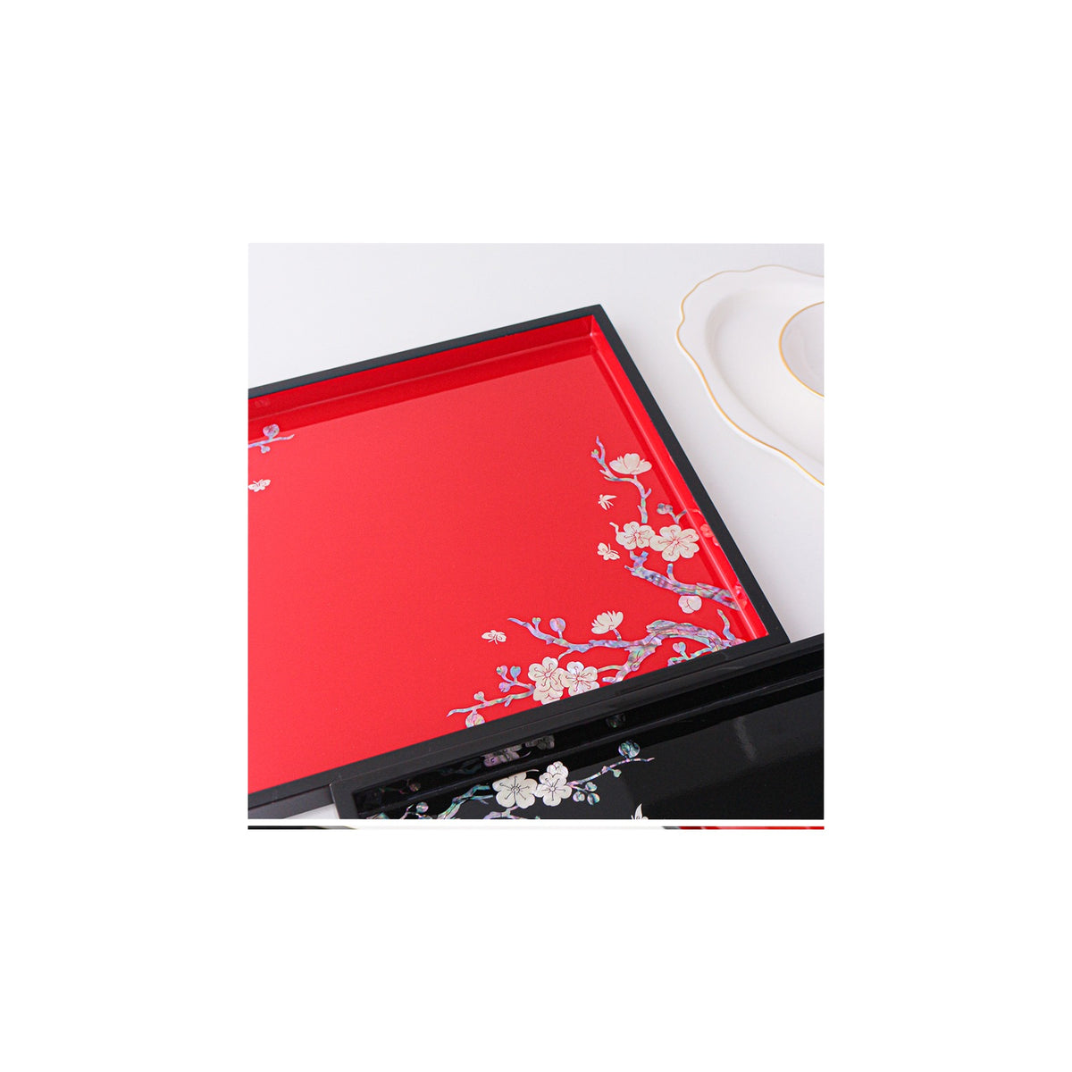 Najeonchilgi Plum Blossom Mother of Pearl Tray – detail view 5 [KS-CUT:P0000SVN:ea3cdcb2ada2]