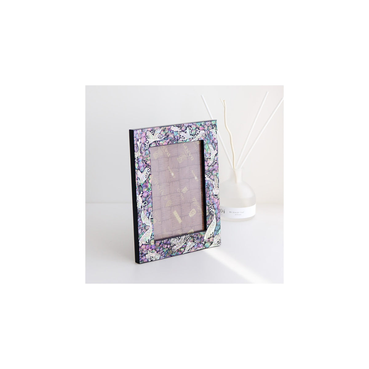 Najeonchilgi Pine & Crane Mother of Pearl Frame (Large) – detail view 5 [KS-CUT:P0000FUN:4738a1982876]