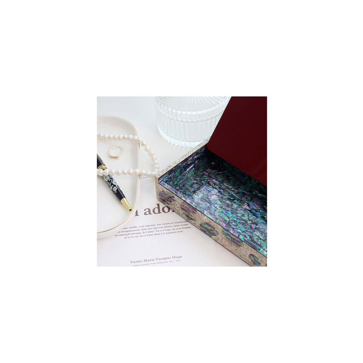 Najeon Peony & Butterfly Red Scholar's Box (Najeonchilgi) – detail view 6 [KS-CUT:P0000DPF:9041ee598ded]
