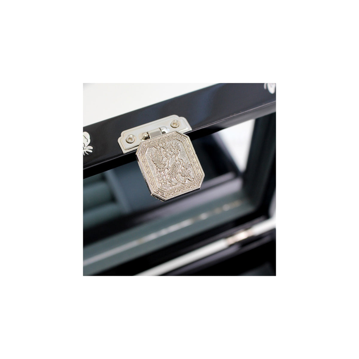 Najeonchilgi 1 Tier Drawer Vanity Mirror Mother of Pearl Jewelry Box (Ottchil Lacquer Painted Peony) Jewelry Box (Master Artisan Hong Seok-pyo) – detail view 6 [KS-CUT:P0000BJA:db83d70ef027]